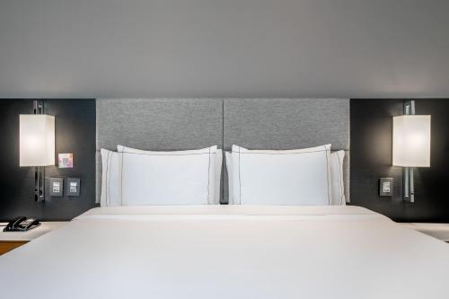 Habitación Premium con cama grande del hotel Melia Paulista. Foto 3