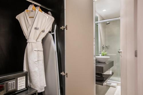 Habitación Deluxe con cama grande del hotel Melia Paulista. Foto 4
