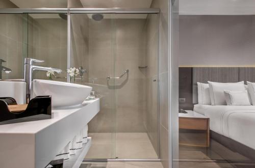 Suite Junior con cama doble del hotel Melia Paulista. Foto 5