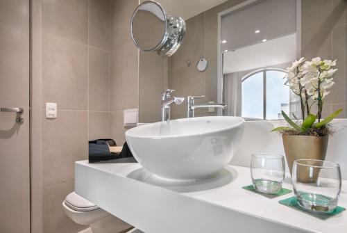 Suite Junior con cama doble del hotel Melia Paulista. Foto 6