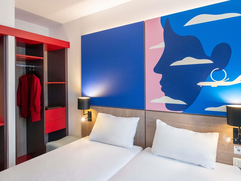 Suite Familiar Estándar con 2 habitaciones comunicadas del hotel Ibis Styles Nice Aéroport Arenas