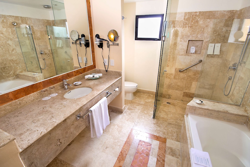Habitación Deluxe (Romance) del hotel Occidental Cozumel - All Inclusive. Foto 3