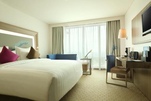 Executive Double Room with Free Access to Club Lounge del hotel Novotel Tangerang. Foto 4