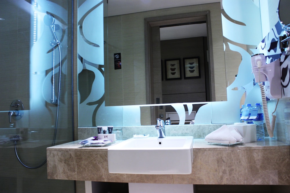 Deluxe con cama doble del hotel Mercure Jakarta Sabang. Foto 7