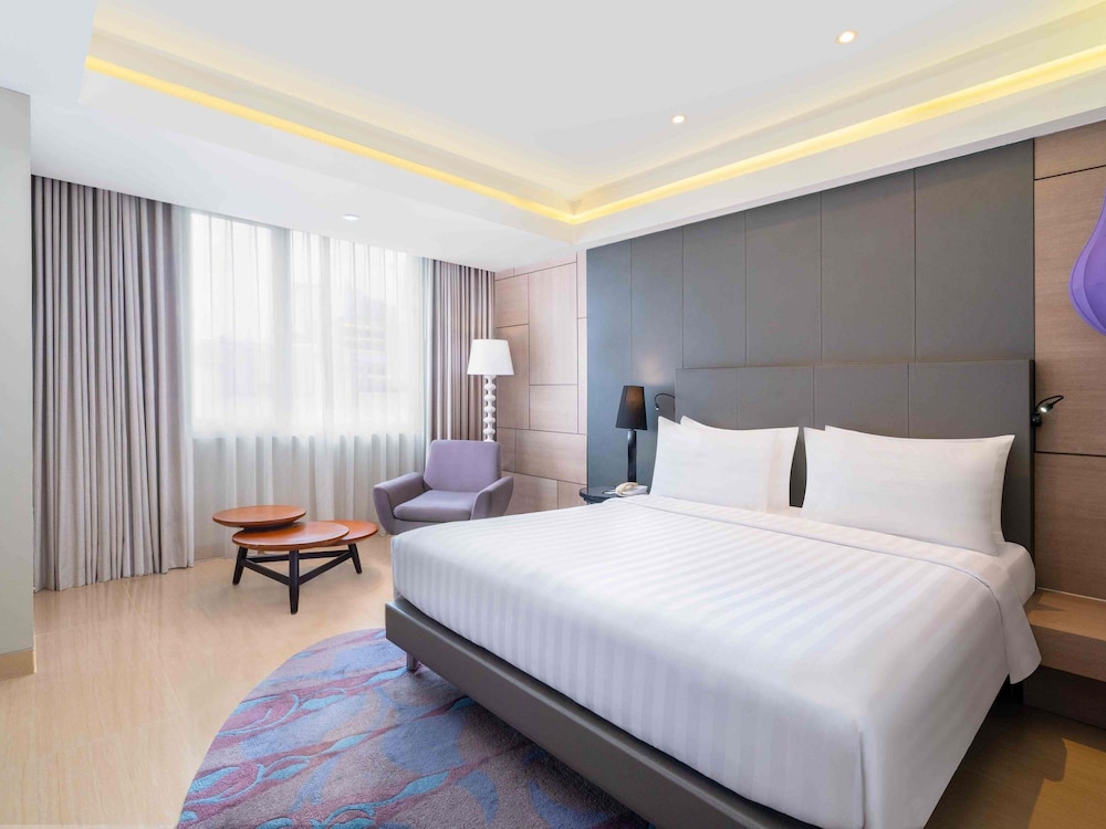 Suite Deluxe con Cama Doble del hotel Mercure Jakarta Sabang