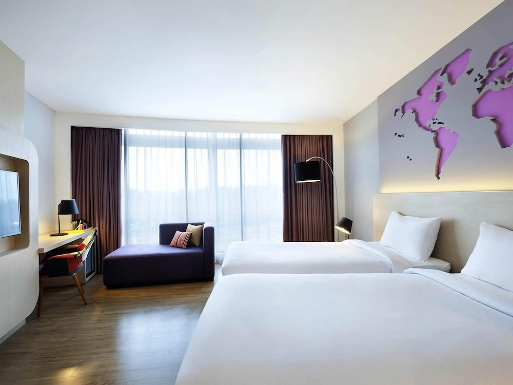 Habitación Deluxe con dos camas individuales del hotel Ibis Styles Jakarta Airport