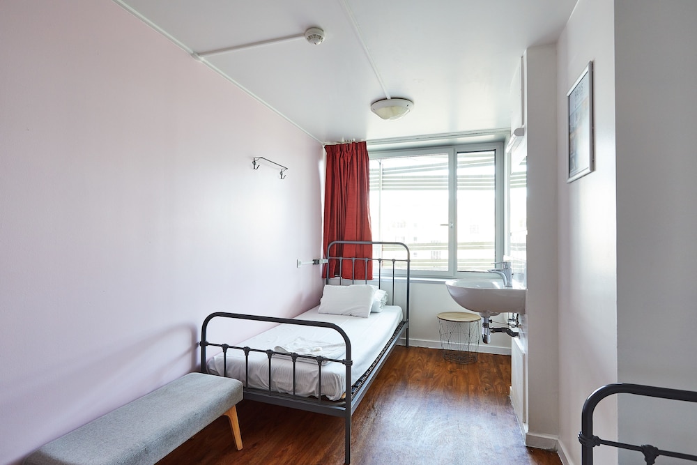 Habitación estándar con 2 camas individuales del hotel St Christopher's Inns The Canal. Foto 4