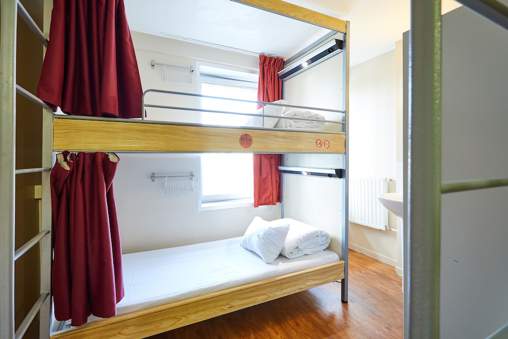 Dormitorio compartido, dormitorio mixto, baño compartido (4 Bed Dorm) del hotel St Christopher's Inns The Canal. Foto 2