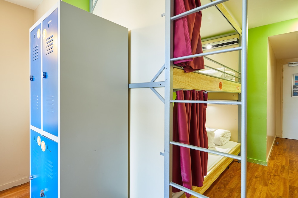 Dormitorio compartido, dormitorio mixto, baño compartido (4 Bed Dorm) del hotel St Christopher's Inns The Canal. Foto 3