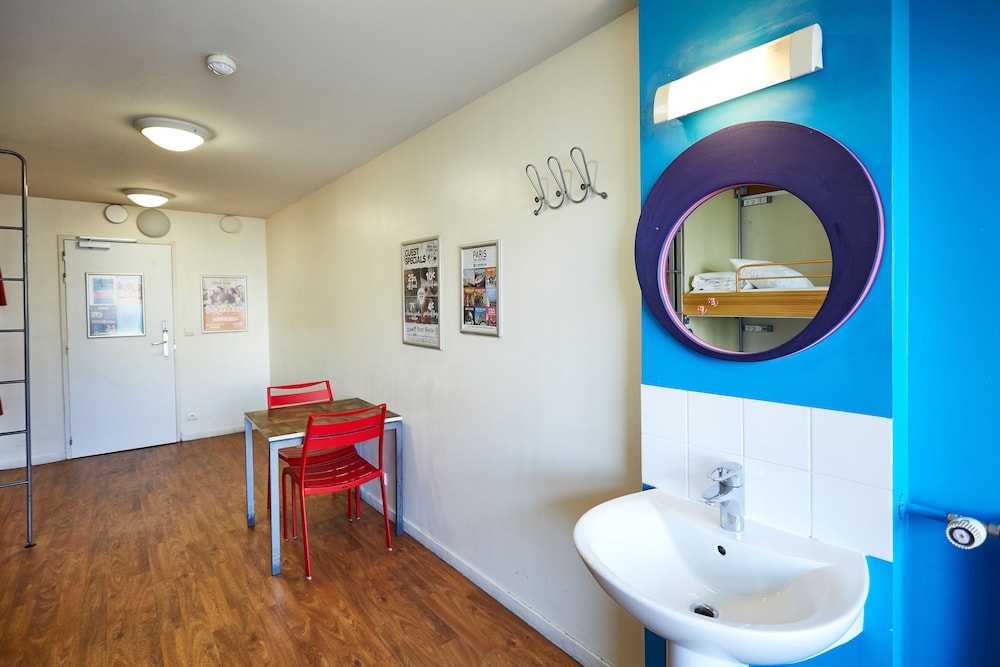 Dormitorio compartido, dormitorio mixto, baño compartido (6 Bed Dorm) del hotel St Christopher's Inns The Canal. Foto 4