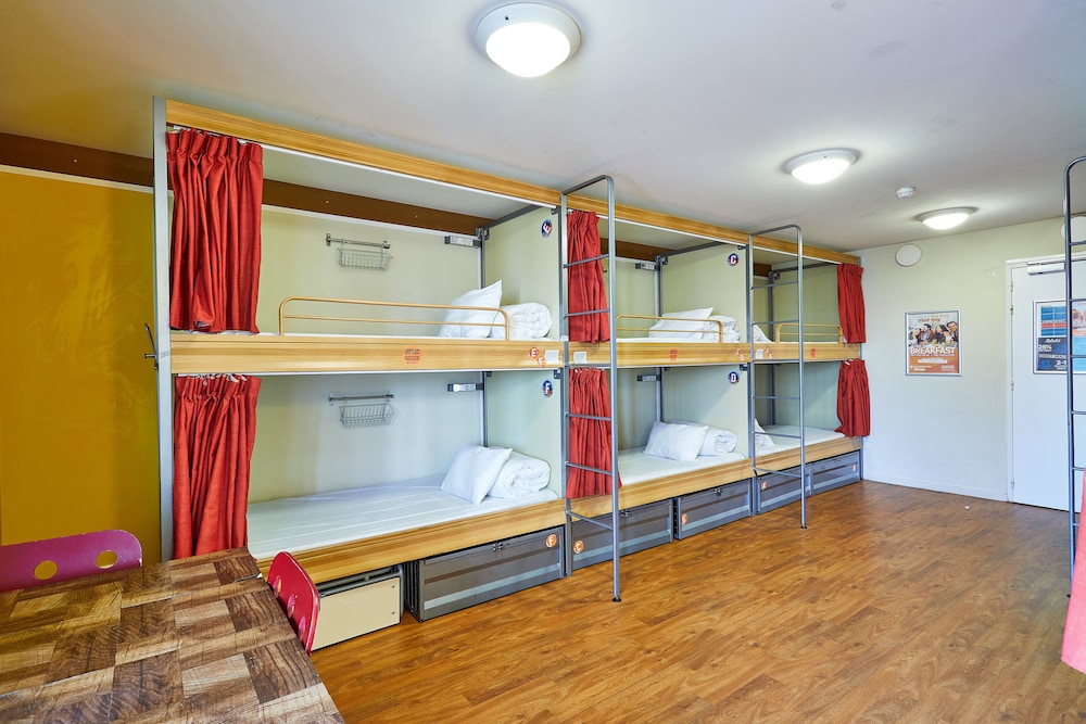 Dormitorio compartido, dormitorio mixto, baño compartido (10 Bed Dorm) del hotel St Christopher's Inns The Canal. Foto 3