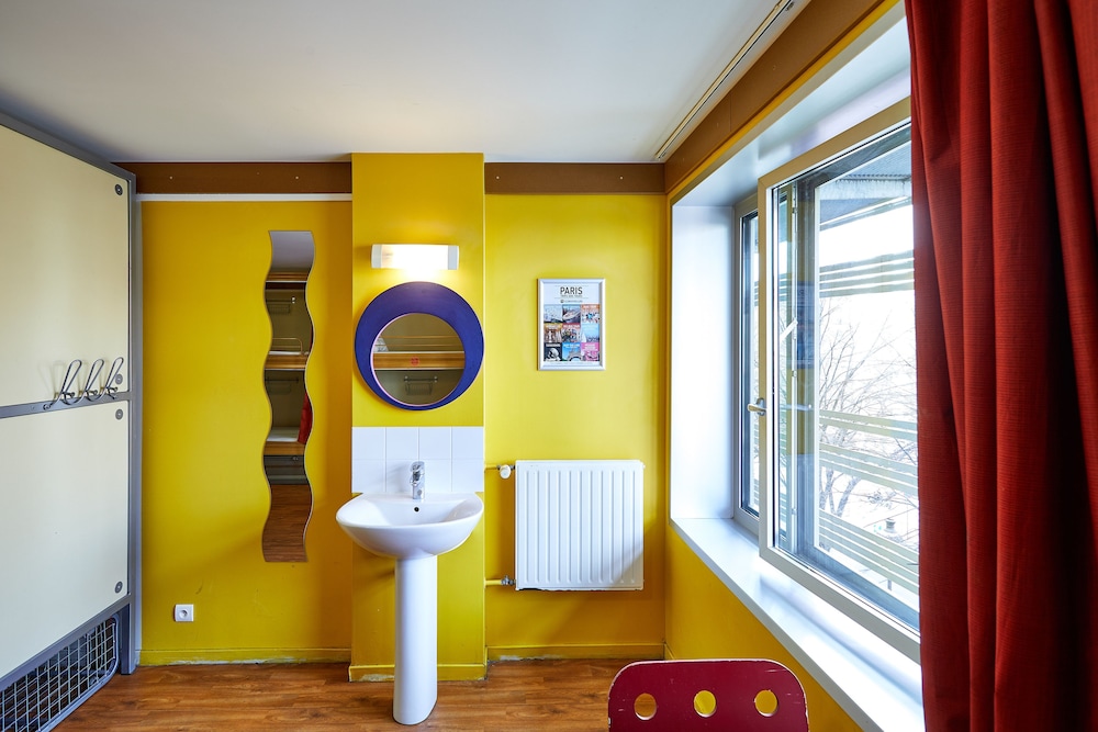 Dormitorio compartido, dormitorio mixto, baño compartido (10 Bed Dorm) del hotel St Christopher's Inns The Canal. Foto 4