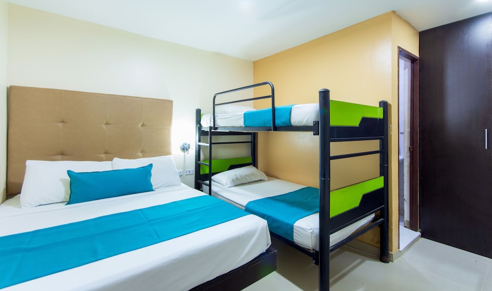 Cuádruple Estándar del hotel Azuan Suites By Geh Suites