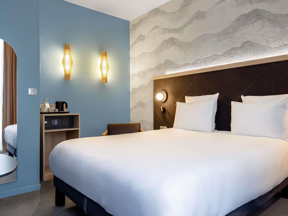 Habitación Superior con 1 cama doble del hotel Mercure Annecy Centre. Foto 1
