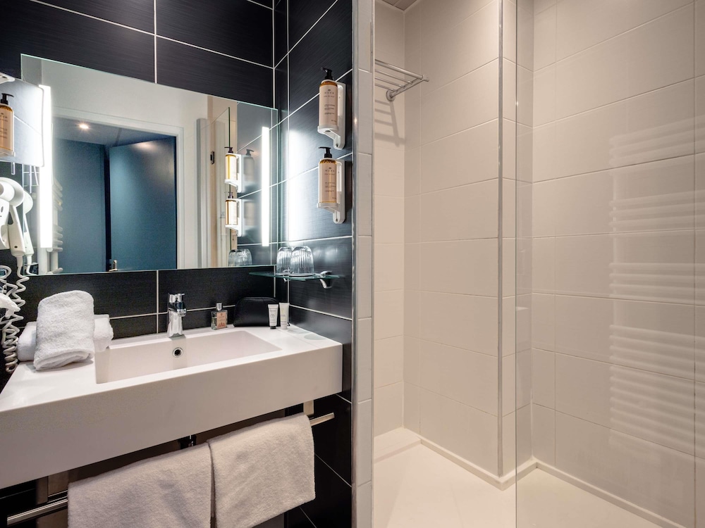 Habitación Superior con 1 cama doble del hotel Mercure Annecy Centre. Foto 4