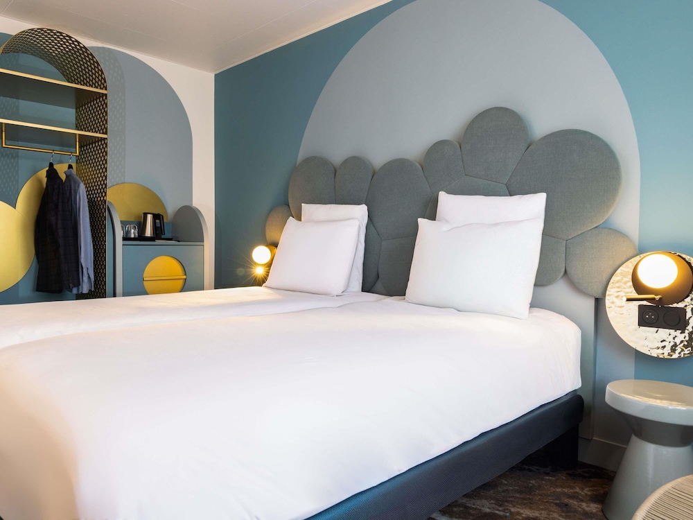 Habitación superior con 2 camas individuales del hotel Mercure Annecy Centre. Foto 5