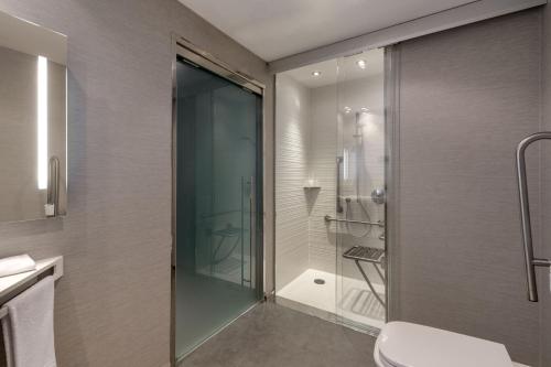 Habitación Doble Estándar del hotel SH Hotel Colon Valencia. Foto 4