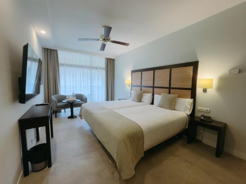 Habitación Doble Estándar del hotel LIVVO Jandía Golf. Foto 6