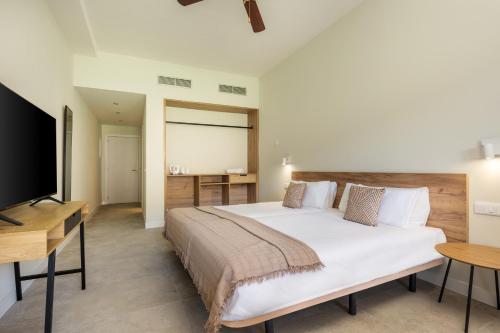 Habitación doble Lujo Con Vistas del hotel LIVVO Jandía Golf. Foto 4