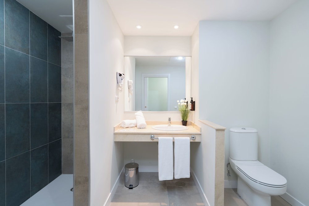 Habitación estándar doble del hotel LIVVO Jandía Golf. Foto 3