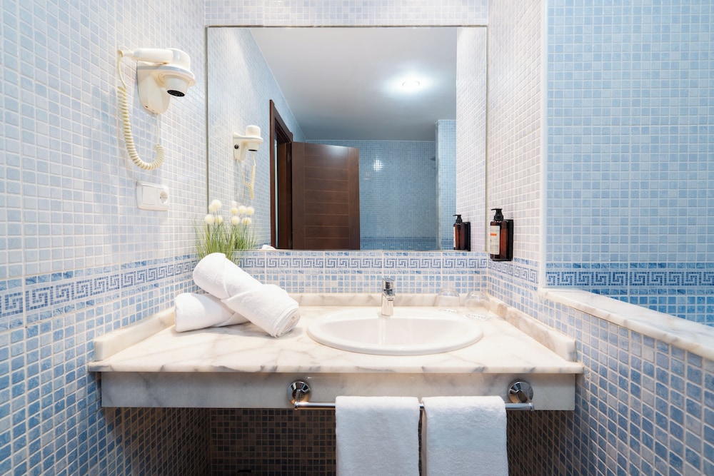 Habitación familiar (Standard) del hotel LIVVO Jandía Golf. Foto 5