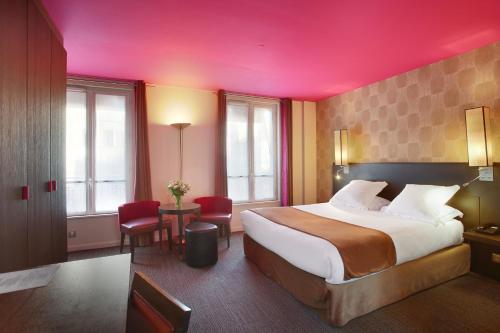 Habitación Doble Superior del hotel Aéro Paris Passy. Foto 2