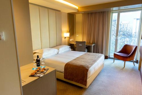 Habitación Superior con balcón del hotel Smy Lisboa. Foto 1