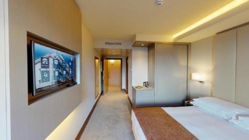 Habitación Superior con balcón del hotel Smy Lisboa. Foto 2