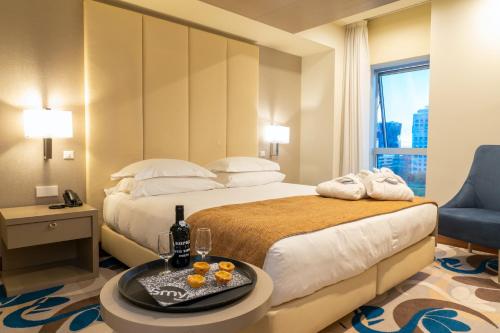 Suite Lujo 1 Cama king con salón del hotel Smy Lisboa