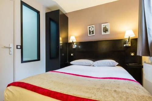Dos Habitaciones Dobles Adyacentes (no comunicadas) del hotel Bonséjour Montmartre. Foto 3