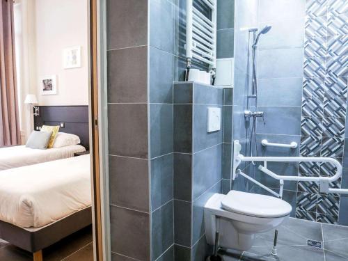 Triple Room with Private Bathroom - Ground Floor del hotel Bonséjour Montmartre. Foto 1