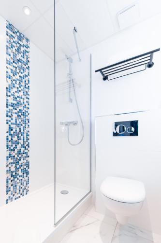 Habitación Doble Estándar del hotel Bleu De Grenelle. Foto 6