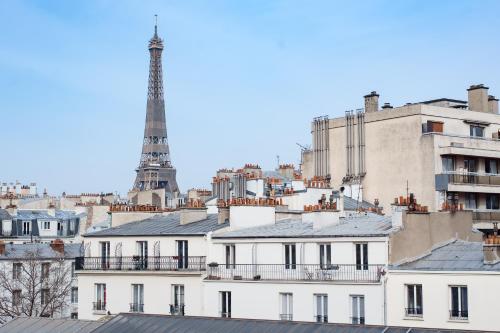 Habitación Doble Executive Mediana con vistas a la Torre Eiffel del hotel Bleu De Grenelle. Foto 5