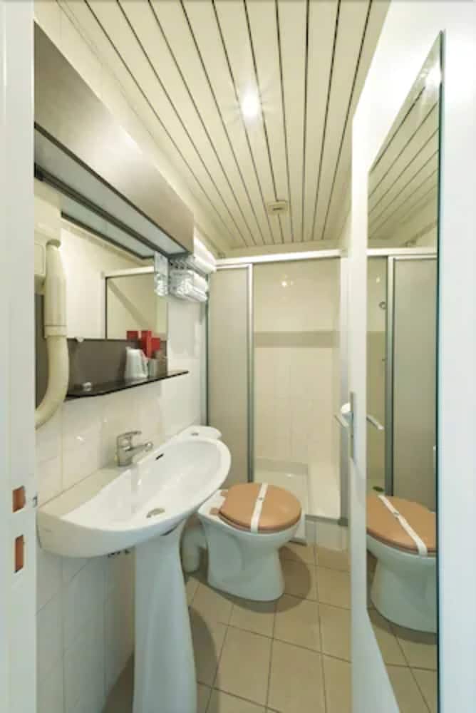 Habitación Doble del hotel Home Latin. Foto 8