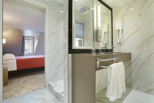 Suite con balcón del hotel Hotel Concortel. Foto 4