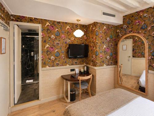 Habitación Doble del hotel Hôtel de Notre-Dame. Foto 5