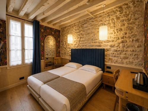 Habitación Doble Superior del hotel Hôtel de Notre-Dame. Foto 10