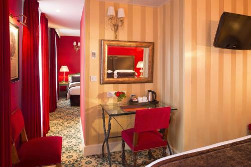 Suite Familiar del hotel Hotel Des Deux Continents. Foto 2
