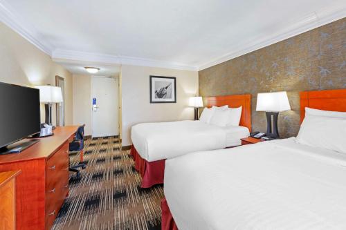 Habitación con 2 camas grandes - No fumadores del hotel BEST WESTERN THE INN AT ROCHESTER AIRPORT. Foto 3