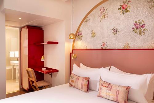Habitación Doble Estándar con patio del hotel Des Deux-Iles