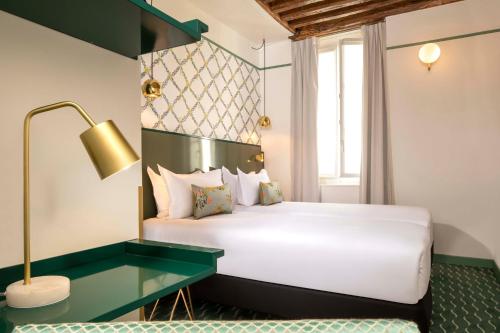 Habitación Doble Estándar del hotel Des Deux-Iles. Foto 2
