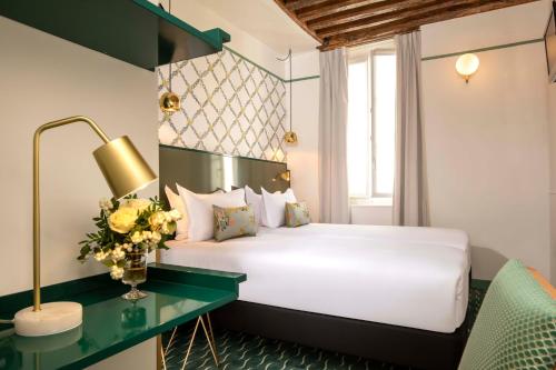 Habitación Doble Estándar del hotel Des Deux-Iles. Foto 3