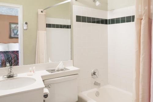 Suite Estudio con 2 camas grandes - No fumadores del hotel Days Inn by Wyndham Henrietta/Rochester Area. Foto 1
