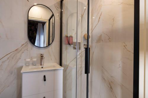 Habitación Doble Clásica del hotel Hôtel Des Marronniers. Foto 4