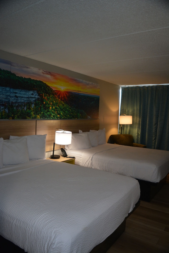Suite estudio, 2 camas dobles, no fumadores del hotel DAYS INN SYRACUSE UNIVERSITY. Foto 1