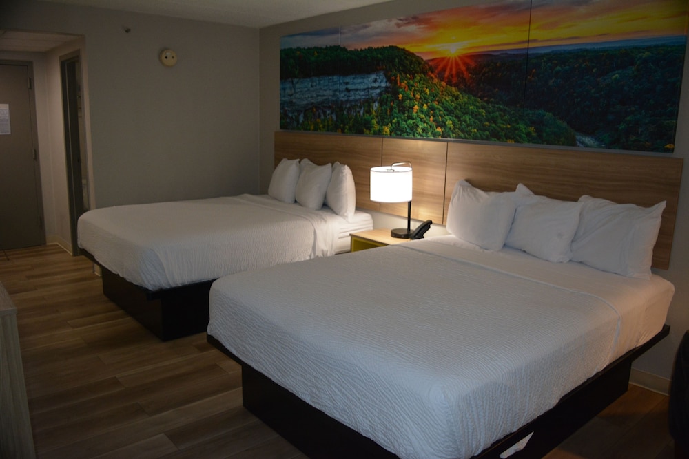 Habitación doble, 2 camas dobles del hotel DAYS INN SYRACUSE UNIVERSITY. Foto 1