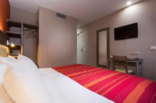 Habitación Doble Estándar del hotel Hôtel des Pavillons. Foto 8