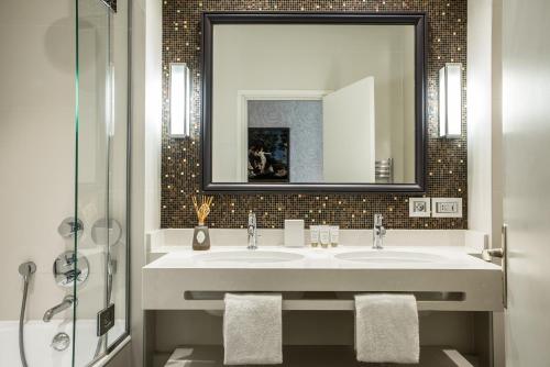 Habitación Superior del hotel Des Saints Peres. Foto 6