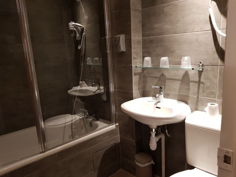 Habitación Deluxe del hotel Hôtel du Maine. Foto 6