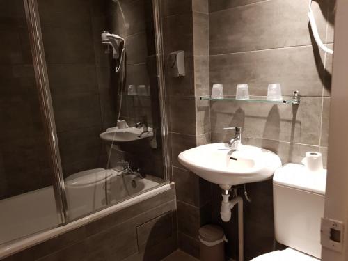 Habitación Triple Confort del hotel Hôtel du Maine